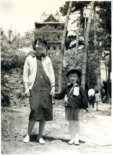 File:Younghorii3.jpg